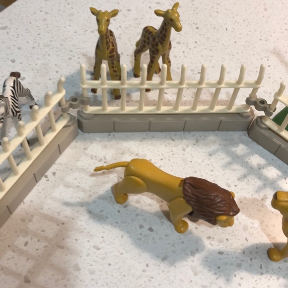 Playmobil city life zoo animal lion giraffe zebra - Picture 2 of 3